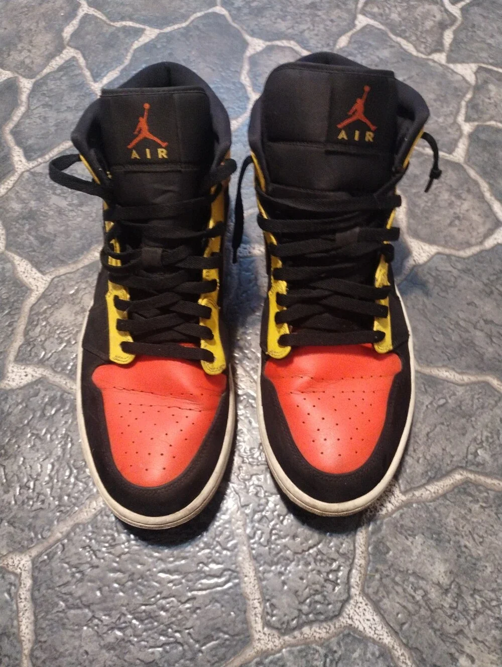Jordan Nike air jordan 1 mid SE Black / Amarillo Orange men's shoes size 13